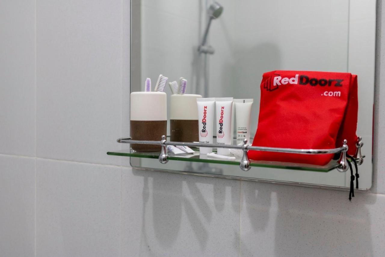 Hotel Reddoorz Near Pantai Panjang Bengkulu 2 Exteriér fotografie